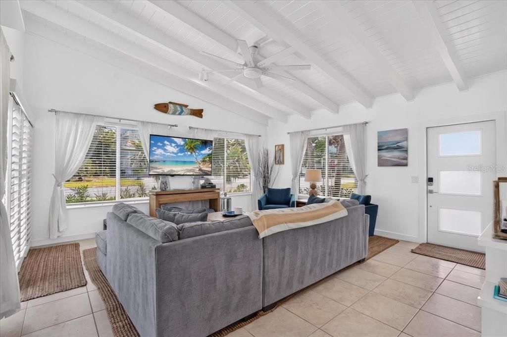 For Sale: $1,995,000 (4 beds, 0 baths, 2284 Square Feet)
