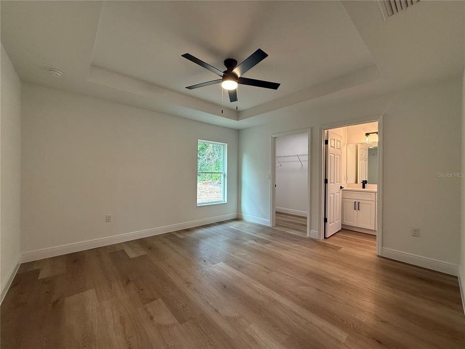 For Sale: $279,000 (3 beds, 2 baths, 1402 Square Feet)