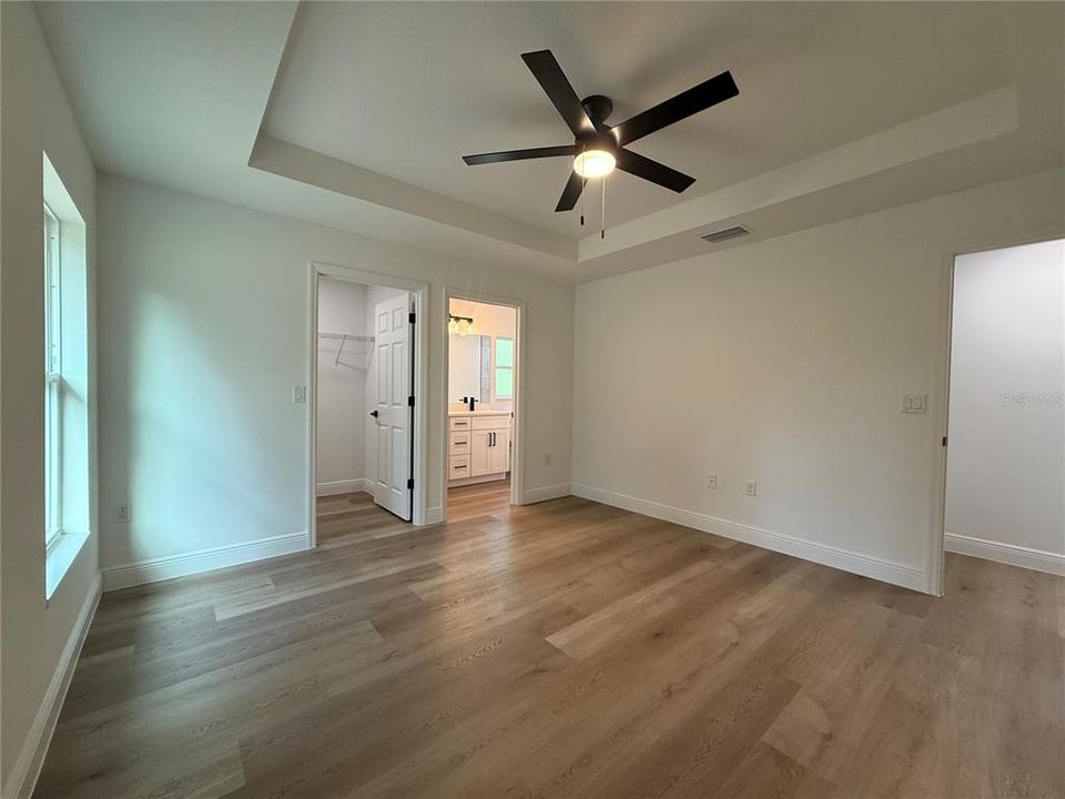 For Sale: $279,000 (3 beds, 2 baths, 1402 Square Feet)