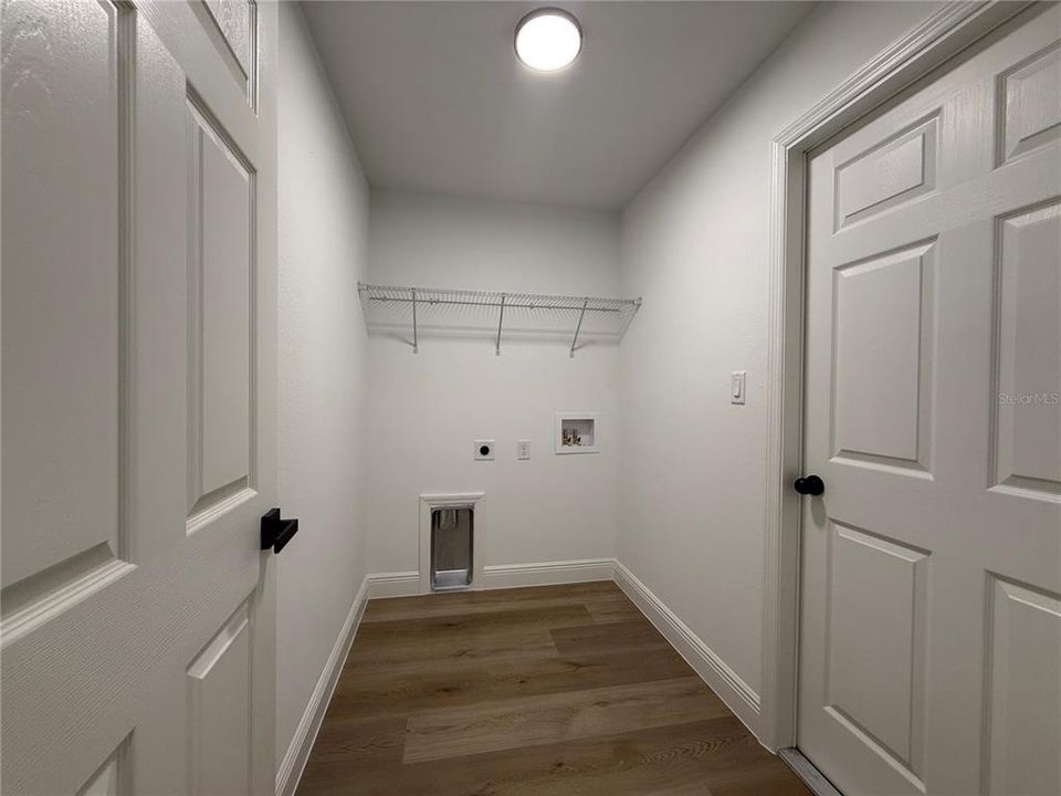 For Sale: $279,000 (3 beds, 2 baths, 1402 Square Feet)