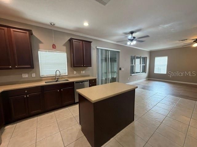 В аренду: $2,500 (3 спален, 2 ванн, 2180 Квадратных фут)