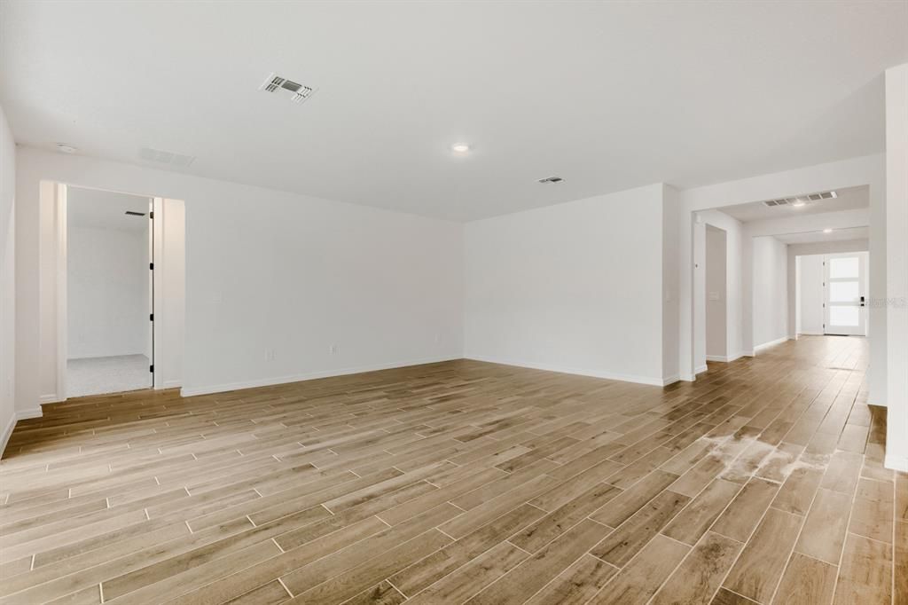 For Sale: $465,000 (4 beds, 3 baths, 2793 Square Feet)