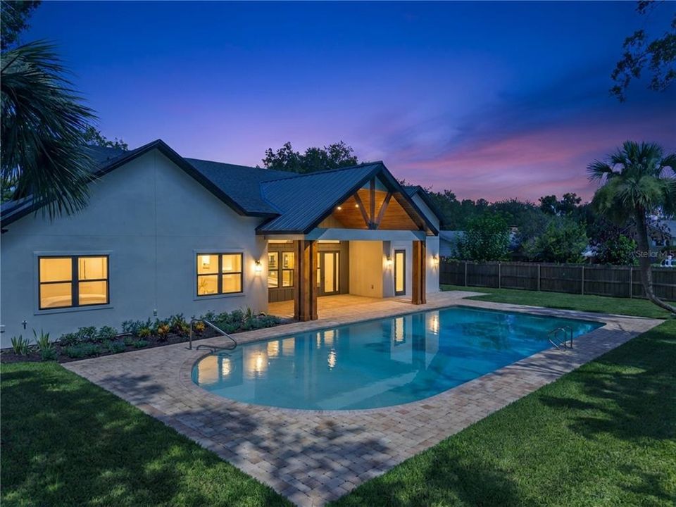 En Venta: $1,249,000 (6 camas, 4 baños, 3536 Pies cuadrados)