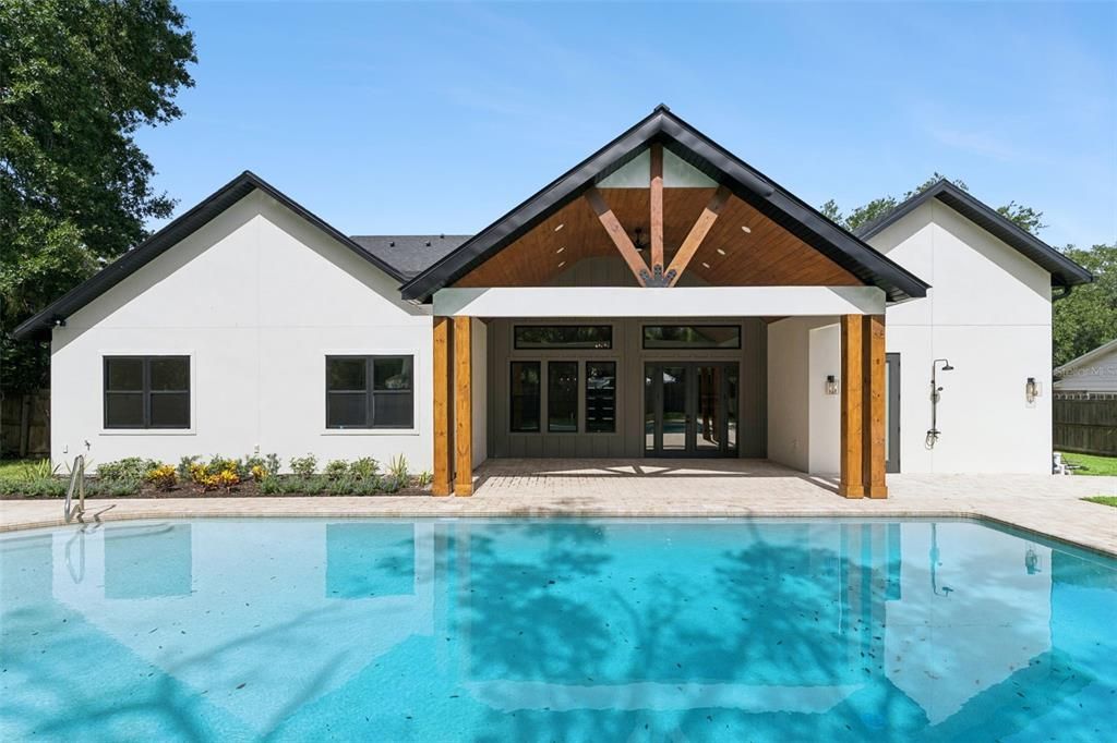 En Venta: $1,249,000 (6 camas, 4 baños, 3536 Pies cuadrados)