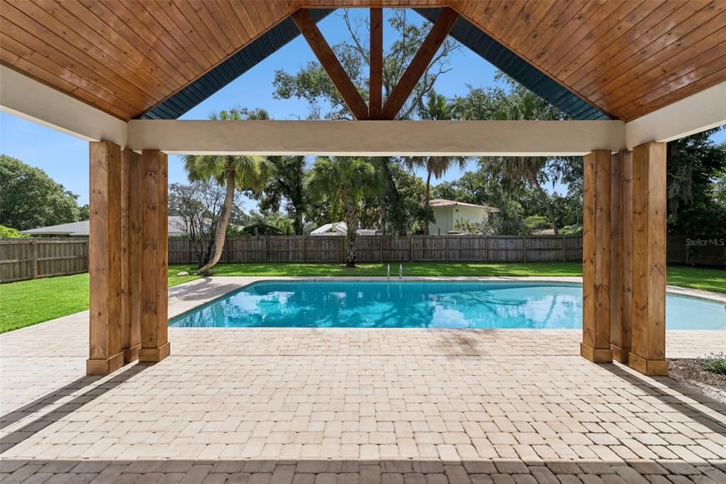 En Venta: $1,249,000 (6 camas, 4 baños, 3536 Pies cuadrados)