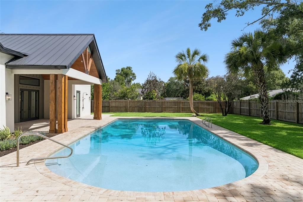 En Venta: $1,249,000 (6 camas, 4 baños, 3536 Pies cuadrados)