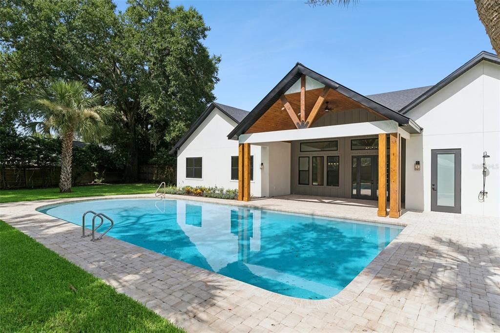En Venta: $1,249,000 (6 camas, 4 baños, 3536 Pies cuadrados)