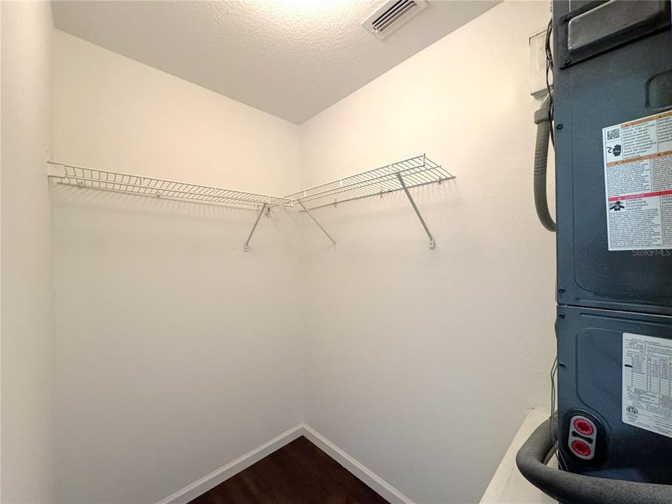 For Rent: $1,600 (3 beds, 2 baths, 1296 Square Feet)