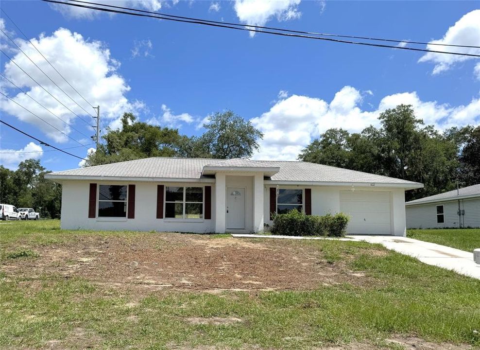 For Rent: $1,600 (3 beds, 2 baths, 1296 Square Feet)