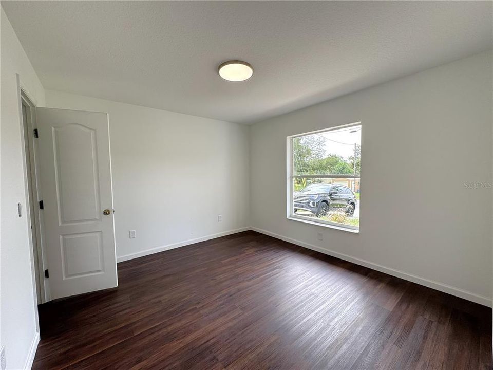 For Rent: $1,600 (3 beds, 2 baths, 1296 Square Feet)