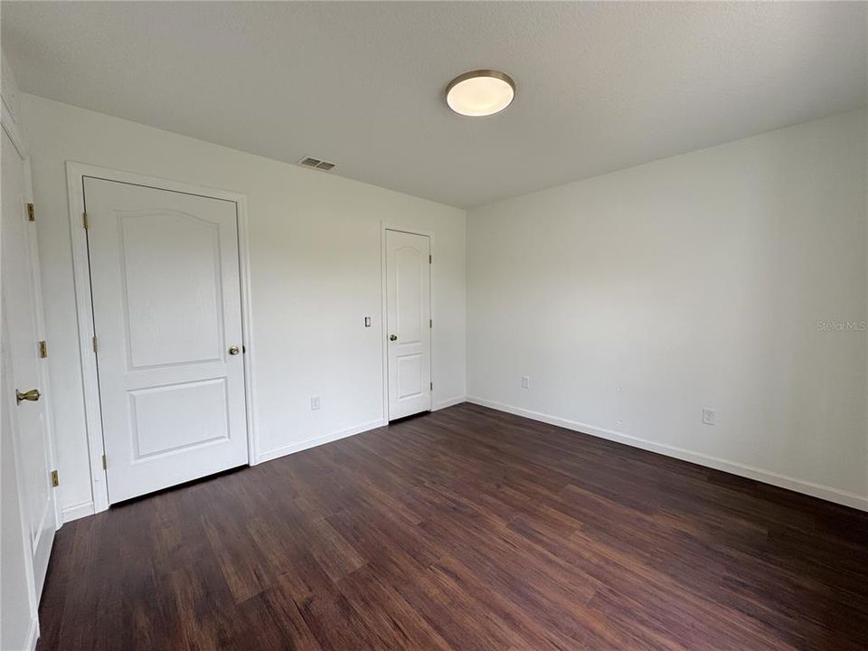 For Rent: $1,600 (3 beds, 2 baths, 1296 Square Feet)