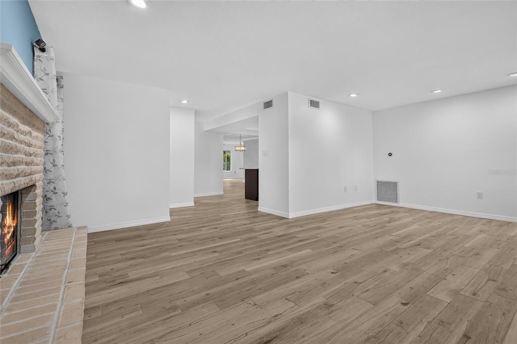 En Venta: $399,000 (3 camas, 2 baños, 1682 Pies cuadrados)
