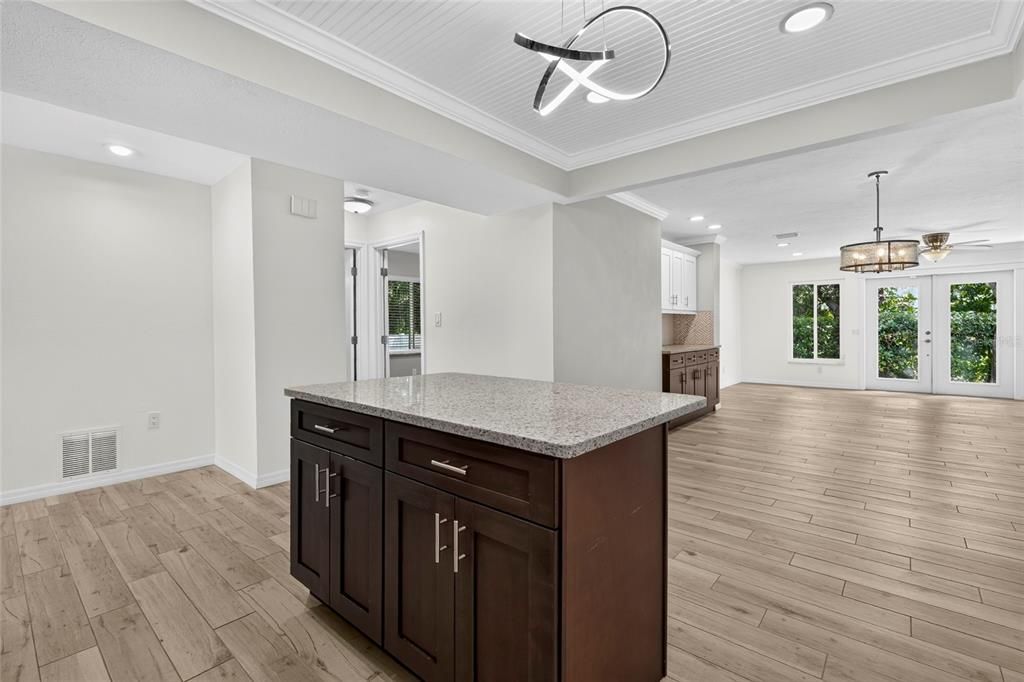 En Venta: $399,000 (3 camas, 2 baños, 1682 Pies cuadrados)