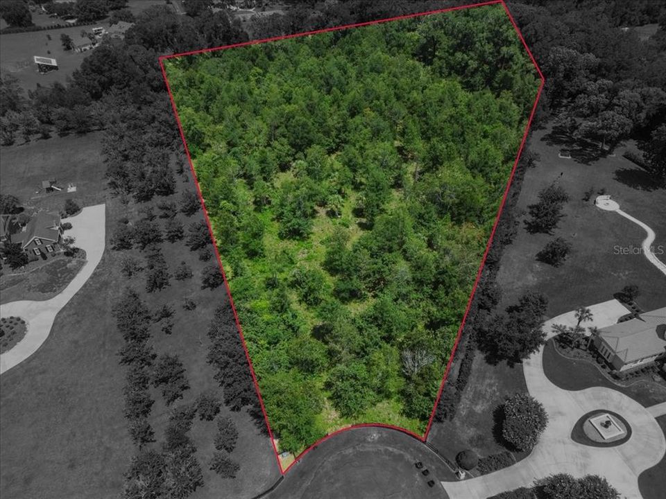 На продажу: $600,000 (5.01 acres)