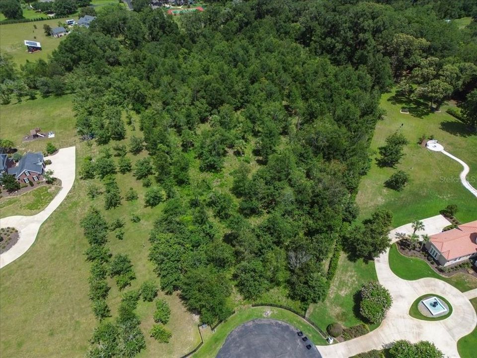 На продажу: $600,000 (5.01 acres)