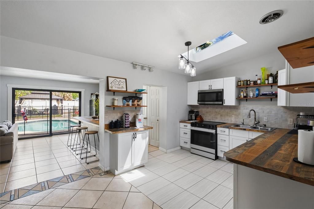 For Sale: $535,000 (5 beds, 3 baths, 2380 Square Feet)