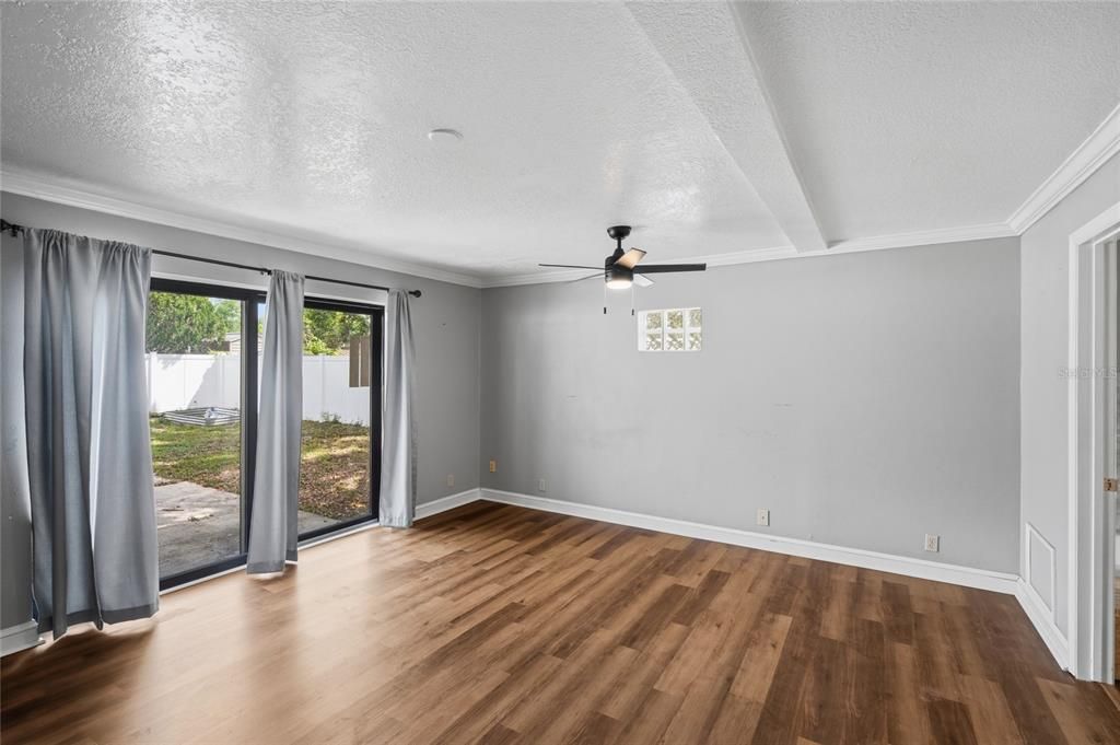 For Sale: $535,000 (5 beds, 3 baths, 2380 Square Feet)