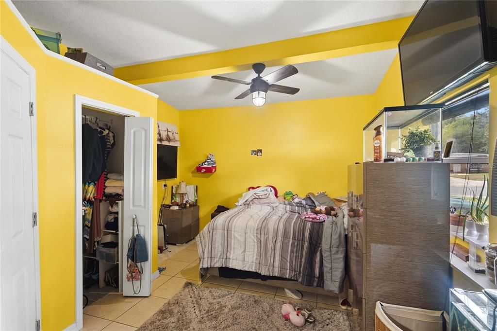 For Sale: $535,000 (5 beds, 3 baths, 2380 Square Feet)