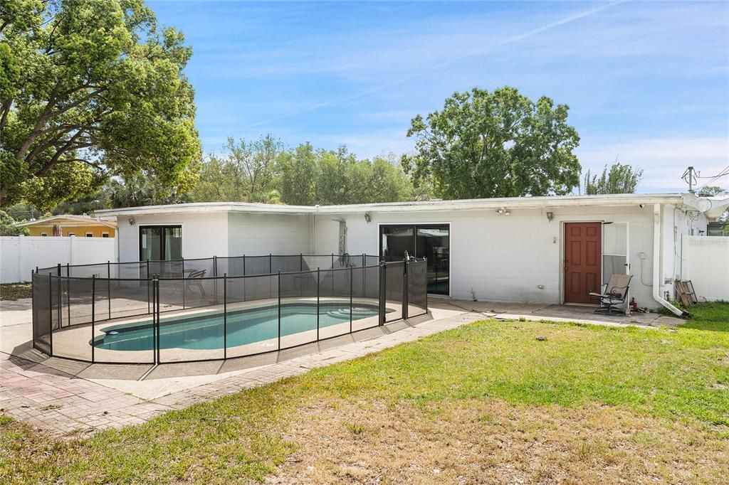 For Sale: $535,000 (5 beds, 3 baths, 2380 Square Feet)
