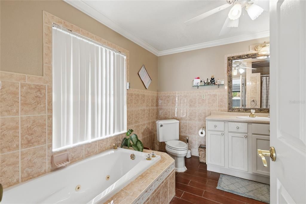 For Sale: $535,000 (5 beds, 3 baths, 2380 Square Feet)
