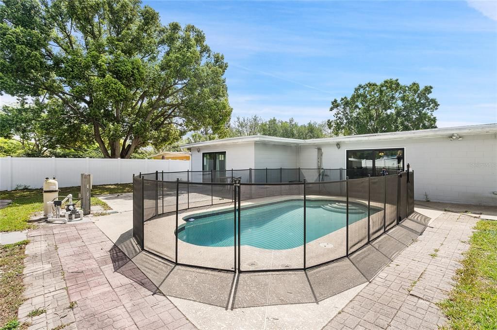 For Sale: $535,000 (5 beds, 3 baths, 2380 Square Feet)