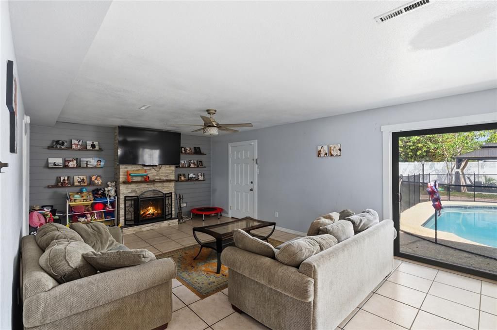 For Sale: $535,000 (5 beds, 3 baths, 2380 Square Feet)