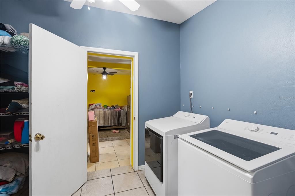 For Sale: $535,000 (5 beds, 3 baths, 2380 Square Feet)