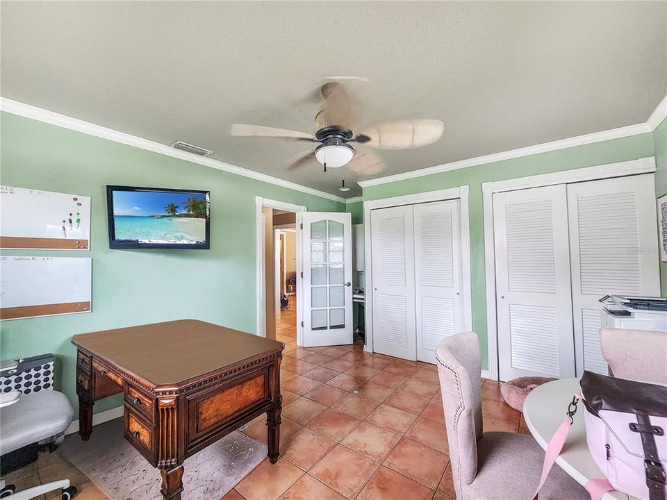 For Sale: $449,000 (3 beds, 2 baths, 1698 Square Feet)