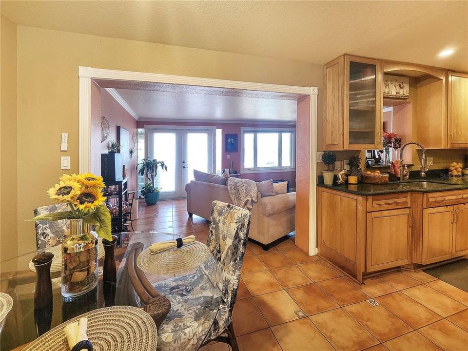 For Sale: $449,000 (3 beds, 2 baths, 1698 Square Feet)