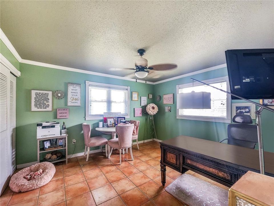 For Sale: $449,000 (3 beds, 2 baths, 1698 Square Feet)