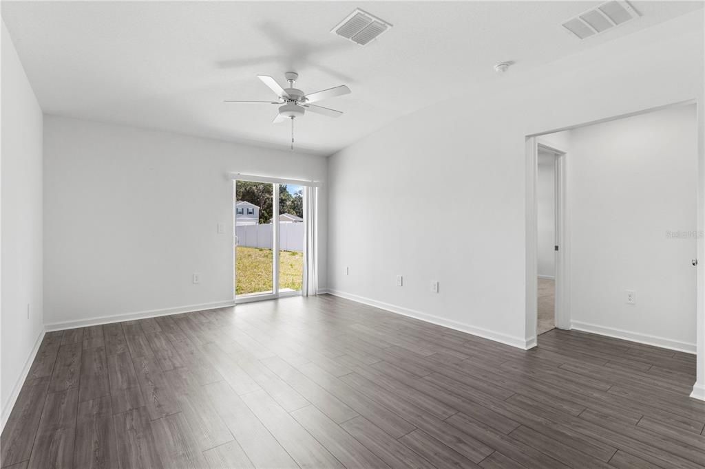 В аренду: $1,800 (3 спален, 2 ванн, 1264 Квадратных фут)