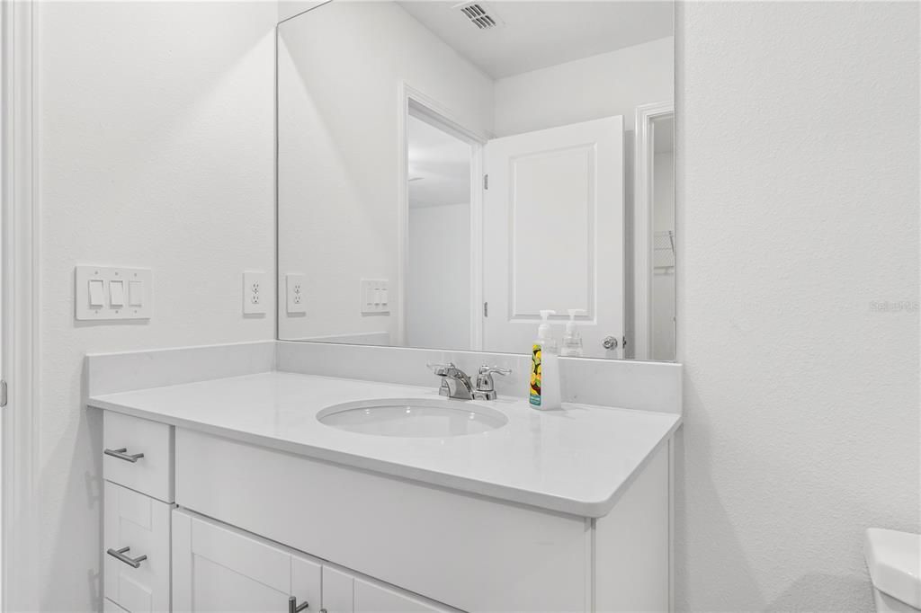 В аренду: $1,800 (3 спален, 2 ванн, 1264 Квадратных фут)