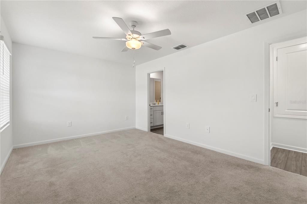 В аренду: $1,800 (3 спален, 2 ванн, 1264 Квадратных фут)