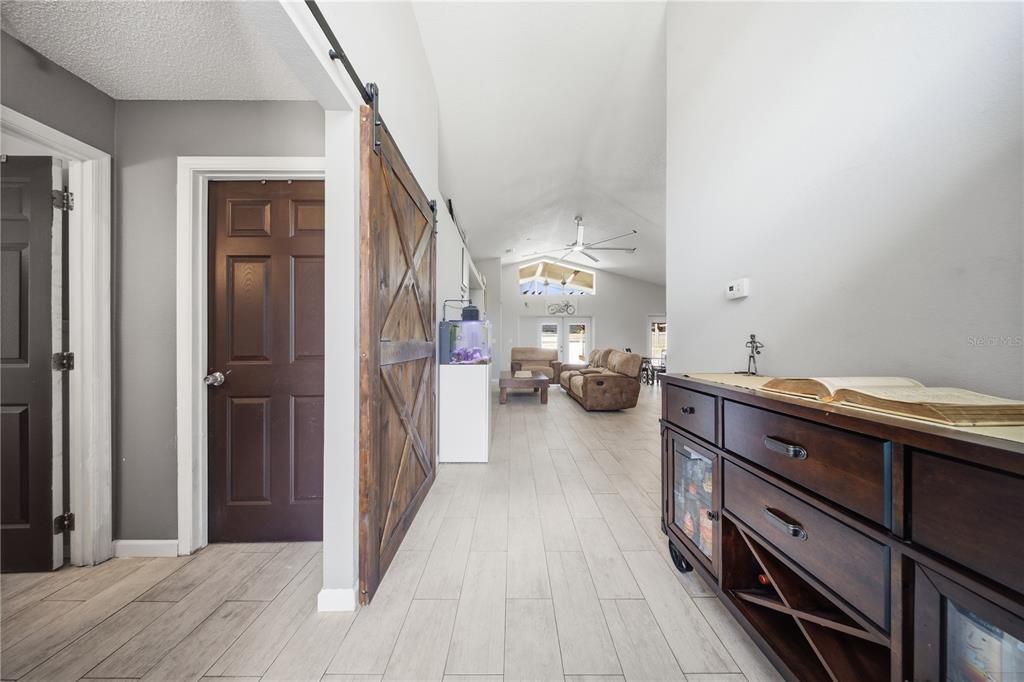 En Venta: $385,000 (3 camas, 2 baños, 1426 Pies cuadrados)