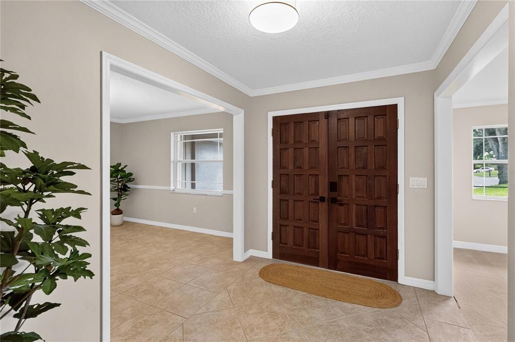 Activo con contrato: $584,000 (4 camas, 2 baños, 2192 Pies cuadrados)