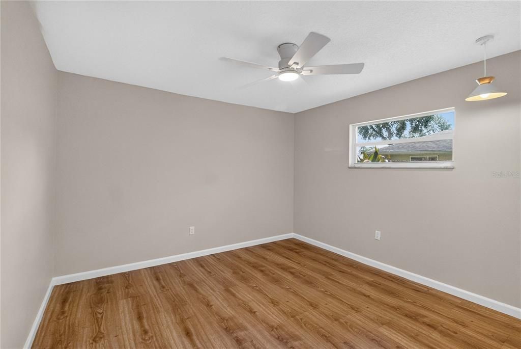 Activo con contrato: $584,000 (4 camas, 2 baños, 2192 Pies cuadrados)
