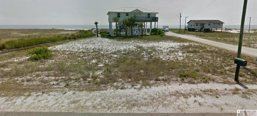 На продажу: $97,000 (0.16 acres)
