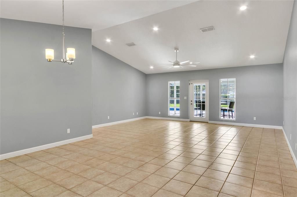 For Sale: $379,900 (3 beds, 2 baths, 1716 Square Feet)
