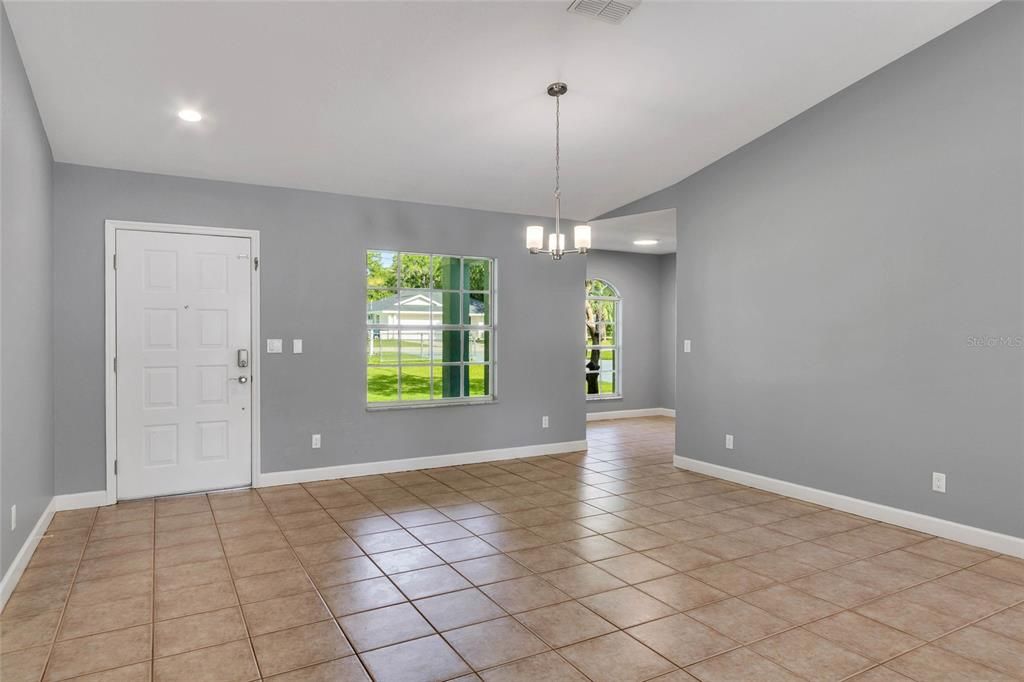 For Sale: $379,900 (3 beds, 2 baths, 1716 Square Feet)