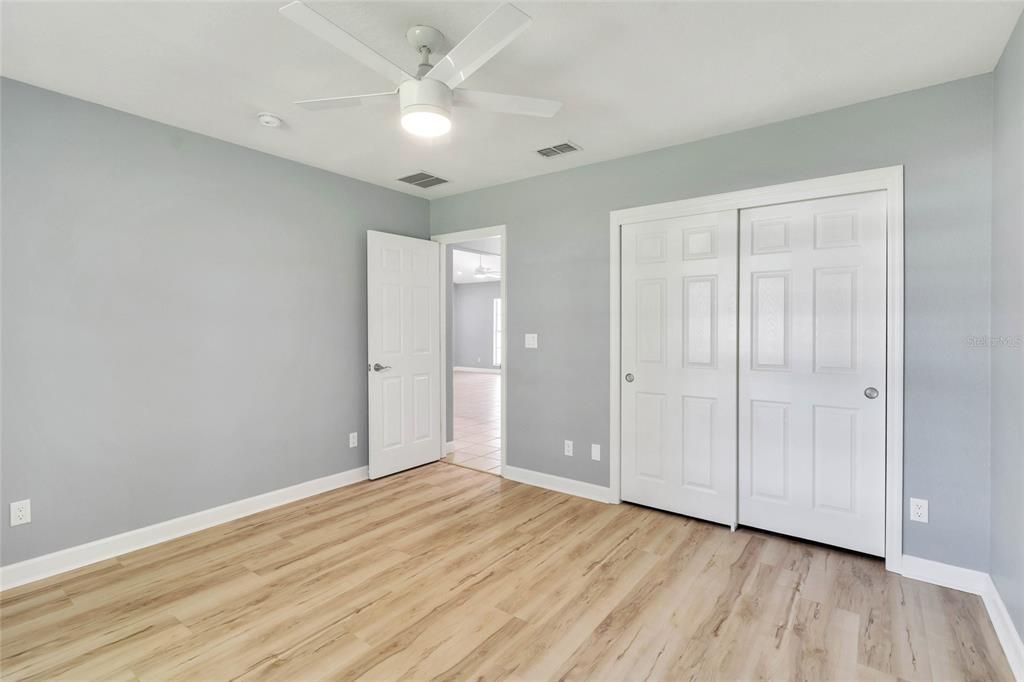 For Sale: $379,900 (3 beds, 2 baths, 1716 Square Feet)