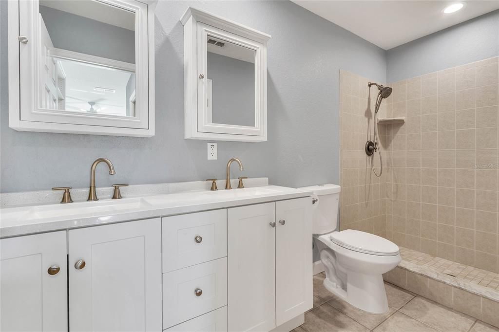 For Sale: $379,900 (3 beds, 2 baths, 1716 Square Feet)