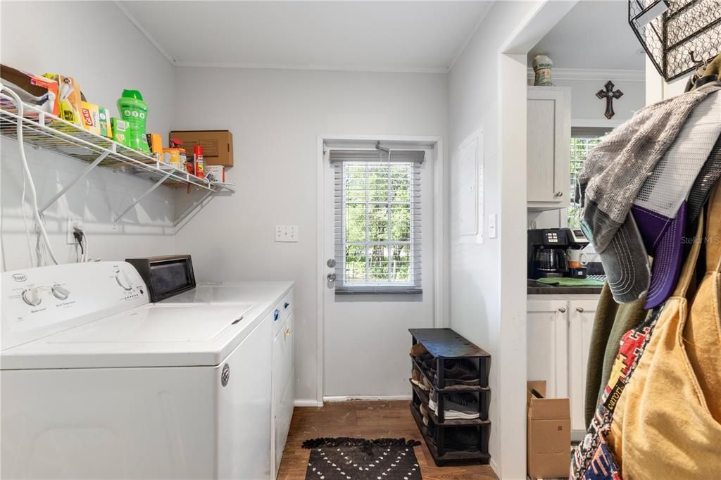 For Sale: $369,900 (3 beds, 2 baths, 1512 Square Feet)