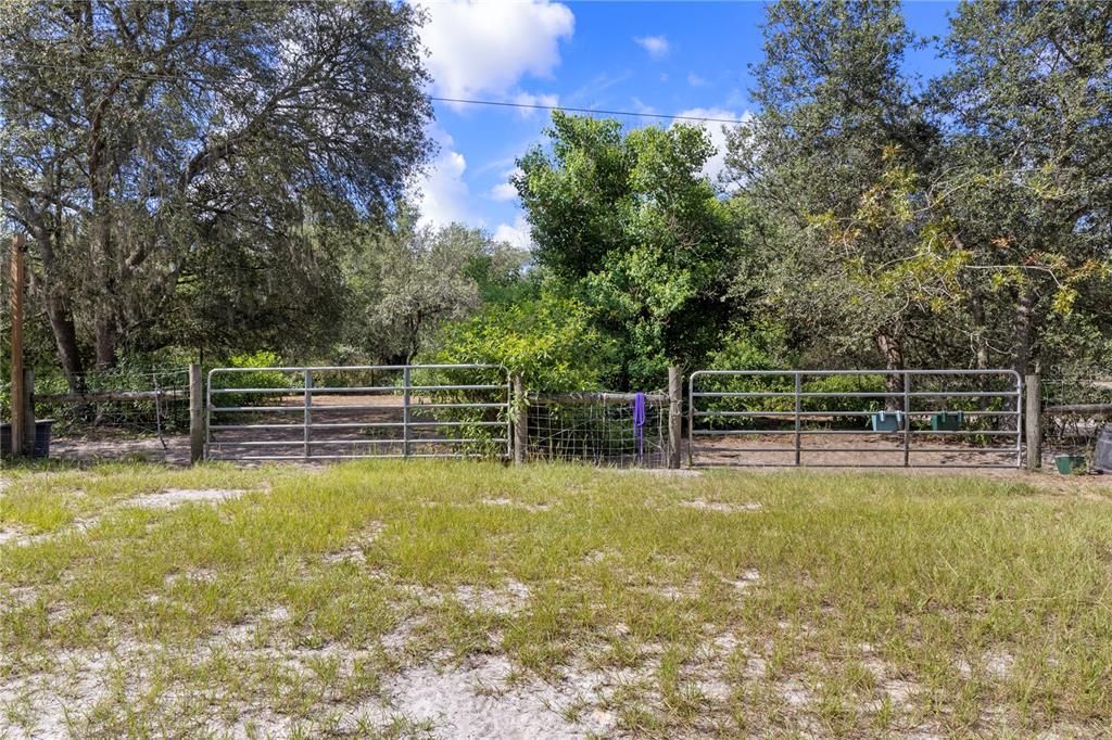 For Sale: $369,900 (3 beds, 2 baths, 1512 Square Feet)