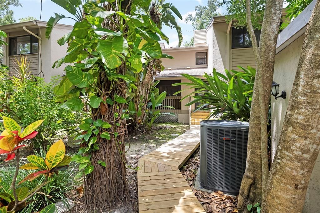 For Sale: $375,000 (3 beds, 3 baths, 1923 Square Feet)