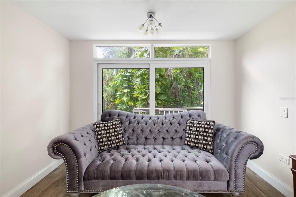 For Sale: $375,000 (3 beds, 3 baths, 1923 Square Feet)
