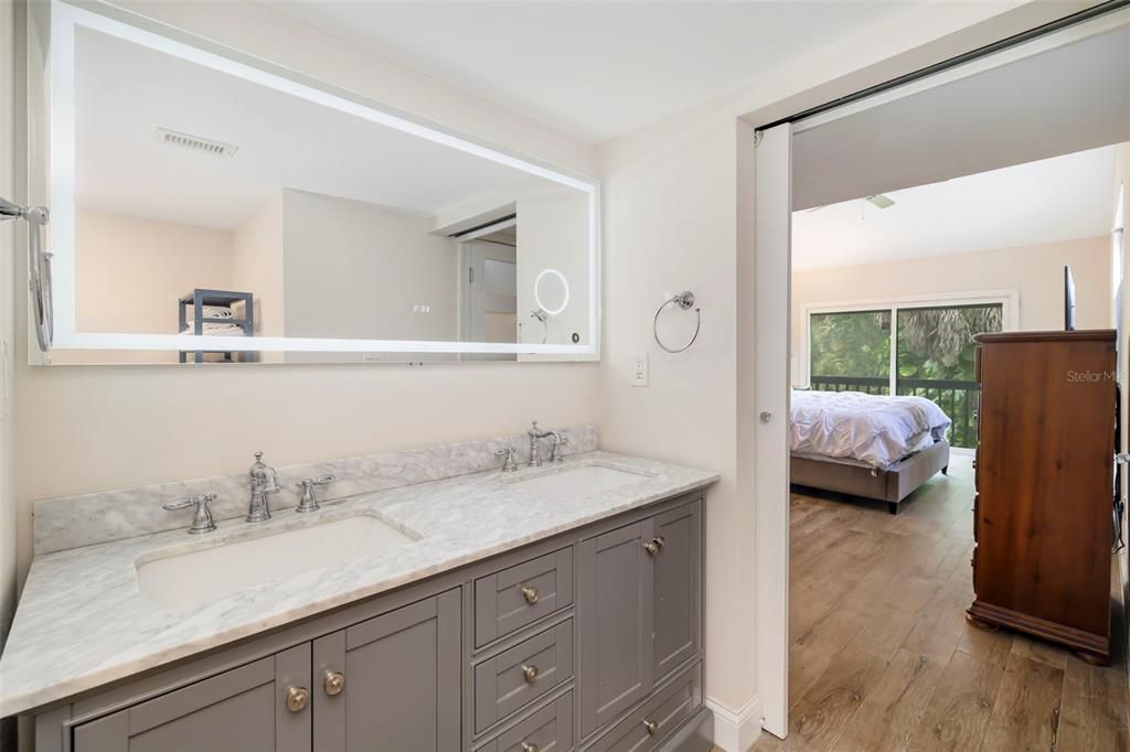 For Sale: $375,000 (3 beds, 3 baths, 1923 Square Feet)