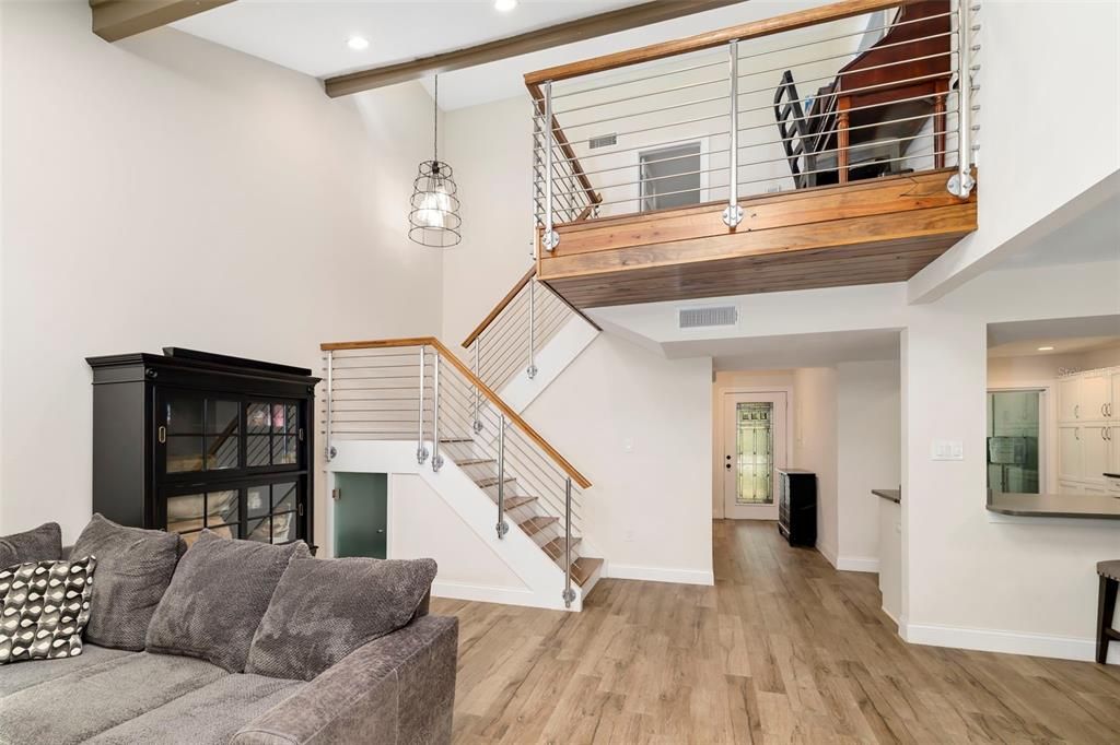 For Sale: $375,000 (3 beds, 3 baths, 1923 Square Feet)