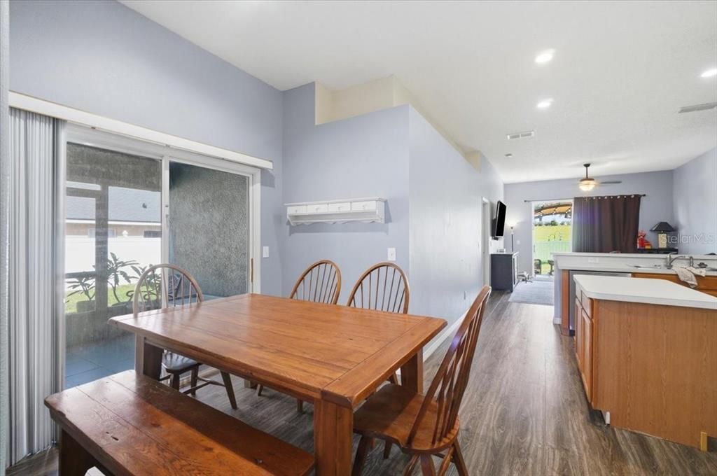 En Venta: $335,000 (3 camas, 2 baños, 1808 Pies cuadrados)