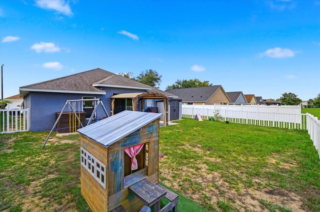 En Venta: $335,000 (3 camas, 2 baños, 1808 Pies cuadrados)