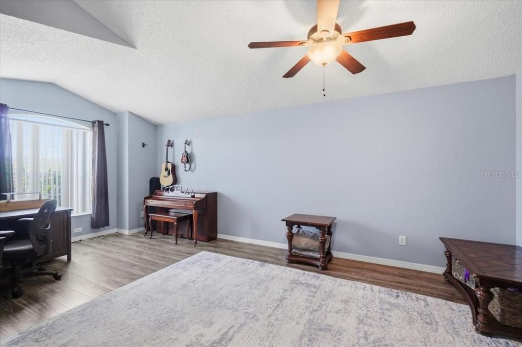 En Venta: $335,000 (3 camas, 2 baños, 1808 Pies cuadrados)